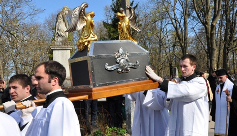 Trumienka ze szczątkami św. abp. Józefa Bilczewskiego