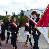 W uroczystościach udział wzięła młodzież z gielniowskiego gimnazjum. Szkoła nosi imię  bł. Władysława z Gielniowa