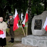 Pomnik ofiar zbrodni katyńskiej w Damienicach