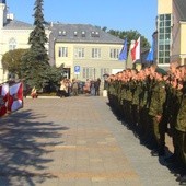 Ślubowanie licealistów na Placu Jana Pawła II