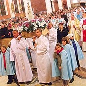 Nabożeństwa fatimskie na stałe wpisały się w życie religijne archidiecezji 