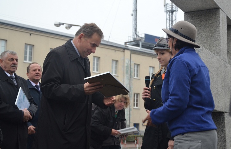 Odłonięcie Pomnika Poległych Harcerzy i Harcerek