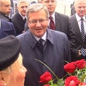 Bronisław Komorowski spotkał się z mieszkańcami na Placu Jana Pawła II