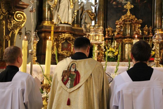 Kapłani, klerycy i siostry zakonne w Trzebnicy