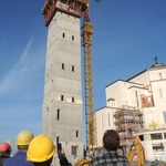 Montaż dzwonów w Centrum JPII