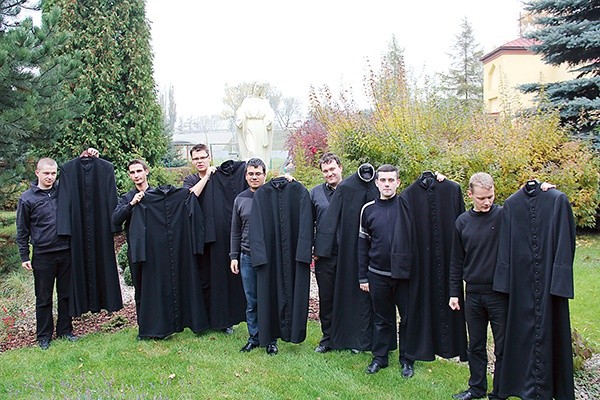  W obchodzonym w diecezji Roku Powołaniowym siedmiu alumnów zamieniło garnitury na sutanny
