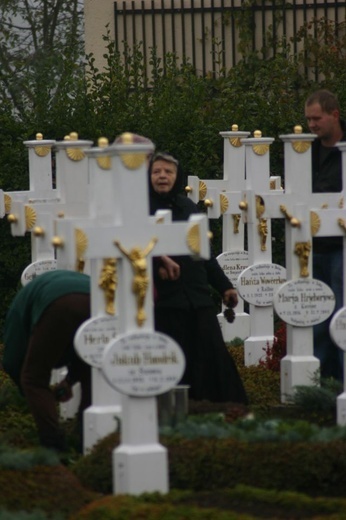 Cmentarz białych krzyży