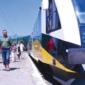 Pociąg relacji Szklarska Poręba Górna–Harrachov. Prawdopodobnie to połączeniu uratowało lokalne szlaki kolejowe, które teraz się rozbudowują