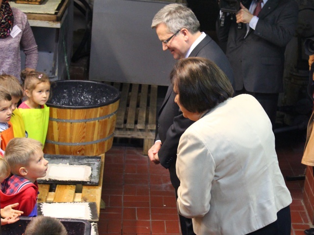 Bronisław Komorowski w Muzeum Papiernictwa