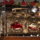 Od poniedziałku po łowickich parafiach peregrynują relikwie św. Wiktorii