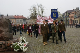 Uczniowie Pijarskich Szkół zorganizowali w Łowiczu Marsz Niepodległości