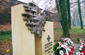  Pomnik wyklętych odsłonięto w Żorach 12 listopada