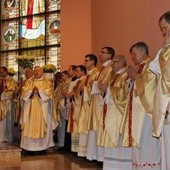 Bp Piotr Libera przewodniczył Mszy św. koncelebrowanej w kościele NMP Królowej Polski