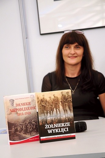 – Każdy z bohaterów mojej książki był postacią niebanalną – mówi Joanna Wieliczka-Szarkowa