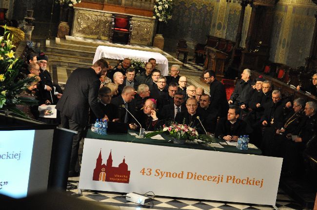 Trzecia sesja synodu płockiego