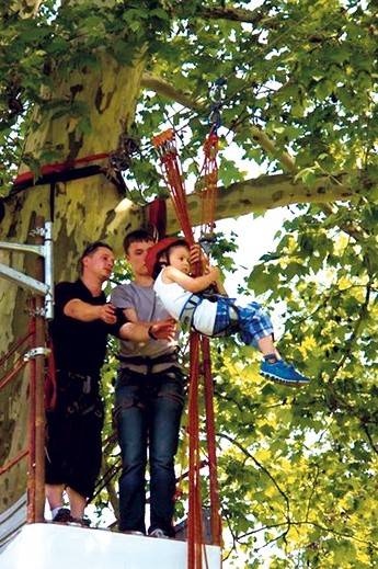 W festynie organizowanym przez klub „Ziemia Lubińska” wzięło udział około tysiąca osób