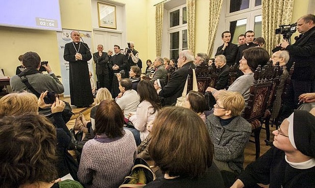 Za gender stoją pieniądze. Za nami Bóg