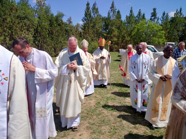 Bp Henryk Tomasik odwiedza misjonarzy w Zambii