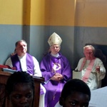 Bp Henryk Tomasik odwiedza misjonarzy w Zambii