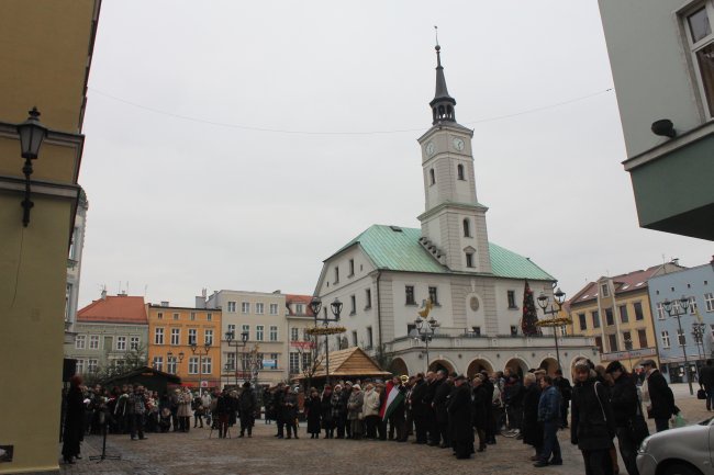 Tablica pamiątkowa na gliwickim rynku