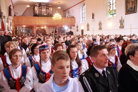 Kosciół w Kielnie wypełniony był wiernymi z parafii i innych kaszubskich miejscowości.