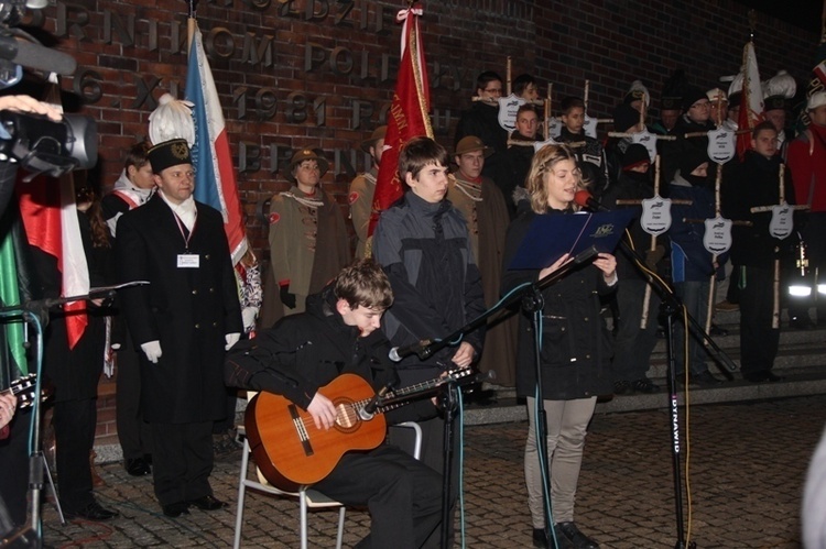 Uroczystości w 32. rocznicę tragedii w kopalni "Wujek"