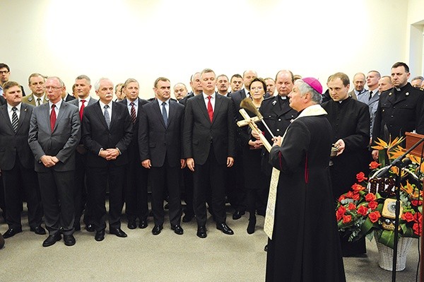  Siedzibę Centrum Powiadamiania Ratunkowego poświęcił bp Henryk Tomasik