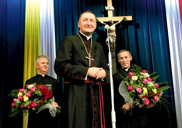 Biskupi nominaci Jan (z lewej) i Stanisław będą najbliższymi pomocnikami bp. Andrzeja