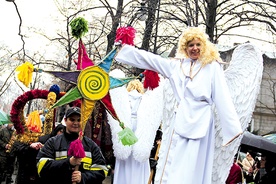  W ubiegłym roku orszaki cieszyły się dużym zainteresowaniem i sporą liczbą uczestników. Weźmy udział w tegorocznych korowodach, niech będzie nas jeszcze więce