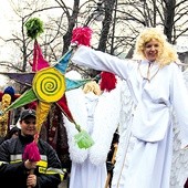  W ubiegłym roku orszaki cieszyły się dużym zainteresowaniem i sporą liczbą uczestników. Weźmy udział w tegorocznych korowodach, niech będzie nas jeszcze więce