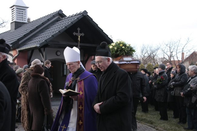 Uroczystości pogrzebowe ks. H. Hlubka w Borucinie