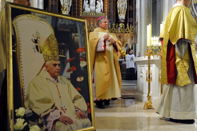 Msza św. celebrowana w katedrze na pożegnanie papieża Benedykta XVI