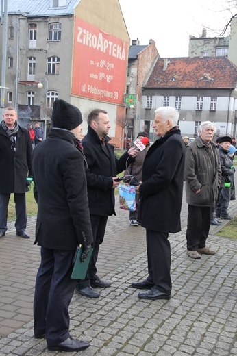 Wprowadzenie urny śp. Wojciecha Kilara do katedry