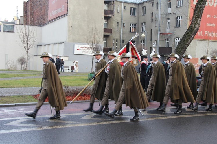 Wprowadzenie urny śp. Wojciecha Kilara do katedry