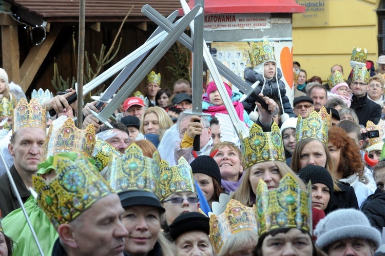 Orszak w Świdnicy - hołd na Rynku