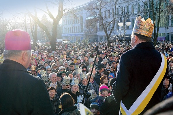  Z roku na rok ta nowa tradycja krzepnie i cieszy się coraz większą liczbą uczestników