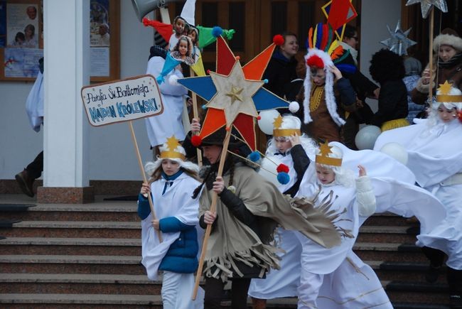 Kolorowy pochód kolędniczy 