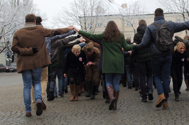 Polonez na Starym Rynku w Łowiczu