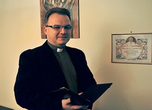  Posługa kapelanów w szpitalach jest potrzebna pacjentom. Na zdjęciu ks. Wojciech Iwanicki
