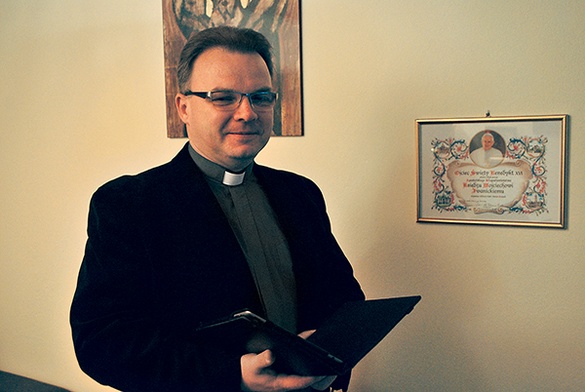  Posługa kapelanów w szpitalach jest potrzebna pacjentom. Na zdjęciu ks. Wojciech Iwanicki