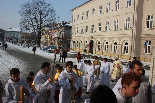 Prymicje bp. Romana Pindla w wadowickiej bazylice