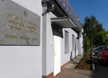 Ośrodek znajduje się na specjalnie wydzielonej kondygnacji Regionalnego Ośrodka Psychiatrii Sądowej w Gostyninie