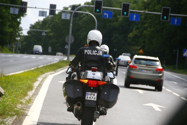 Mniej przestępstw i wypadków drogowych