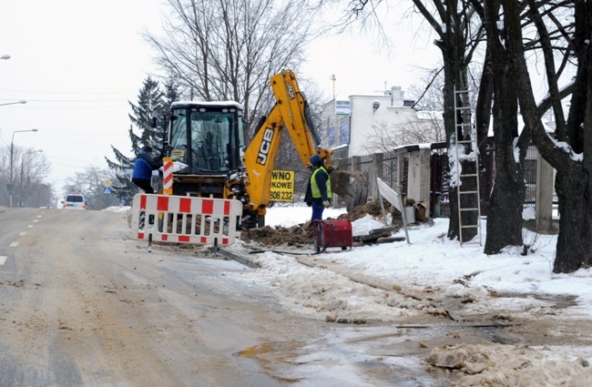 Mrozy i śnieżyce zagrażają życiu