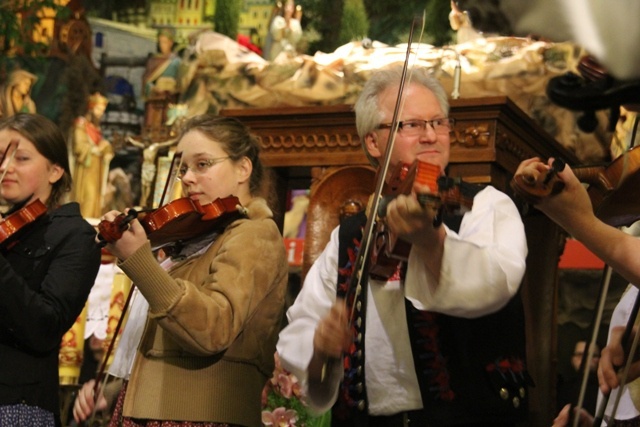 Koncert Józefa Skrzeka i górali dla Stecówki