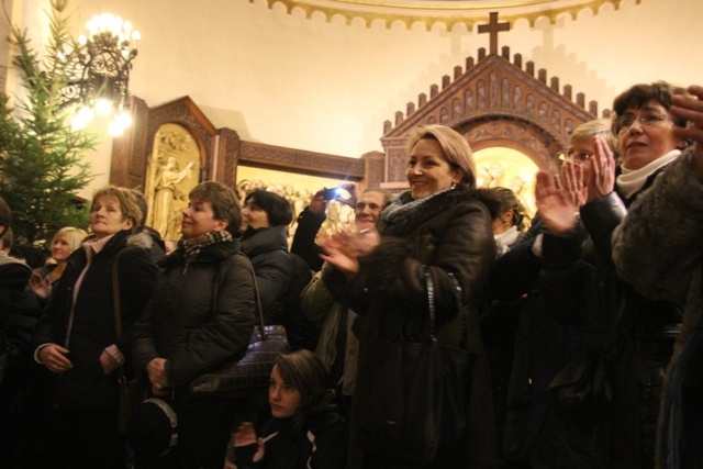 Koncert Józefa Skrzeka i górali dla Stecówki