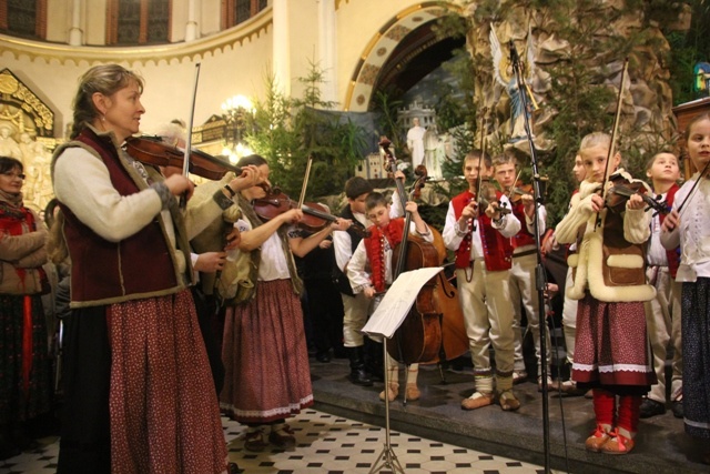 Koncert Józefa Skrzeka i górali dla Stecówki