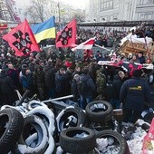 Antyrządowe protesty trwają na Ukrainie od listopada 2013 r. Politycznego przełomu nie widać. Za to widać, jak w siłę rośnie „Prawy sektor”, grupujący radykalną młodzież, zniecierpliwioną nieskuteczną taktyką rozmów z prezydentem 