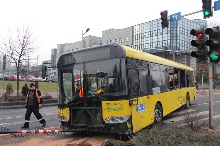 Wypadek autobusu w Katowicach