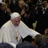 Hiszpania: media o decyzji Benedykta XVI sprzed roku